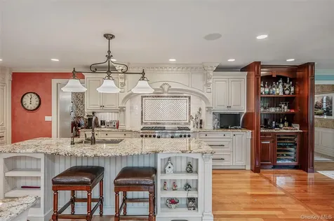 15 Dogwood Hill Brookville NY 11545