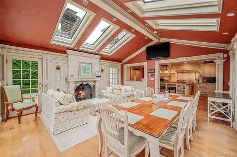15 Dogwood Hill Brookville NY 11545