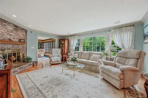15 Dogwood Hill Brookville NY 11545