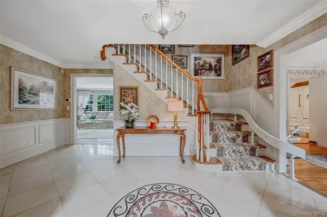 15 Dogwood Hill Brookville NY 11545