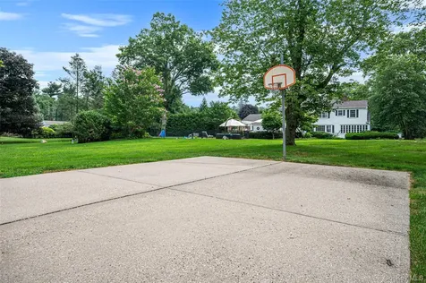 15 Dogwood Hill Brookville NY 11545