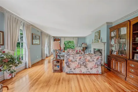 15 Dogwood Hill Brookville NY 11545