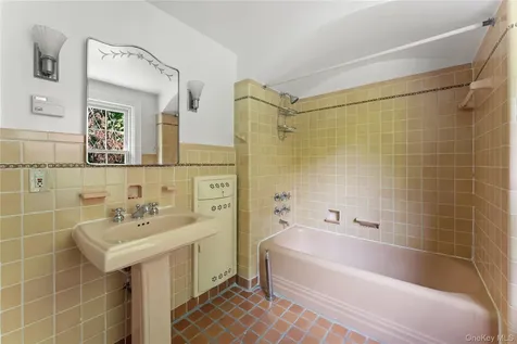 2 Dellwood Road Bronxville NY 10708