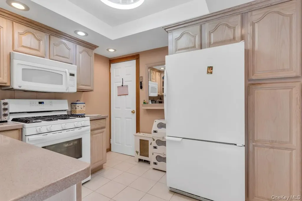 181 Woodbine Avenue Merrick NY 11566