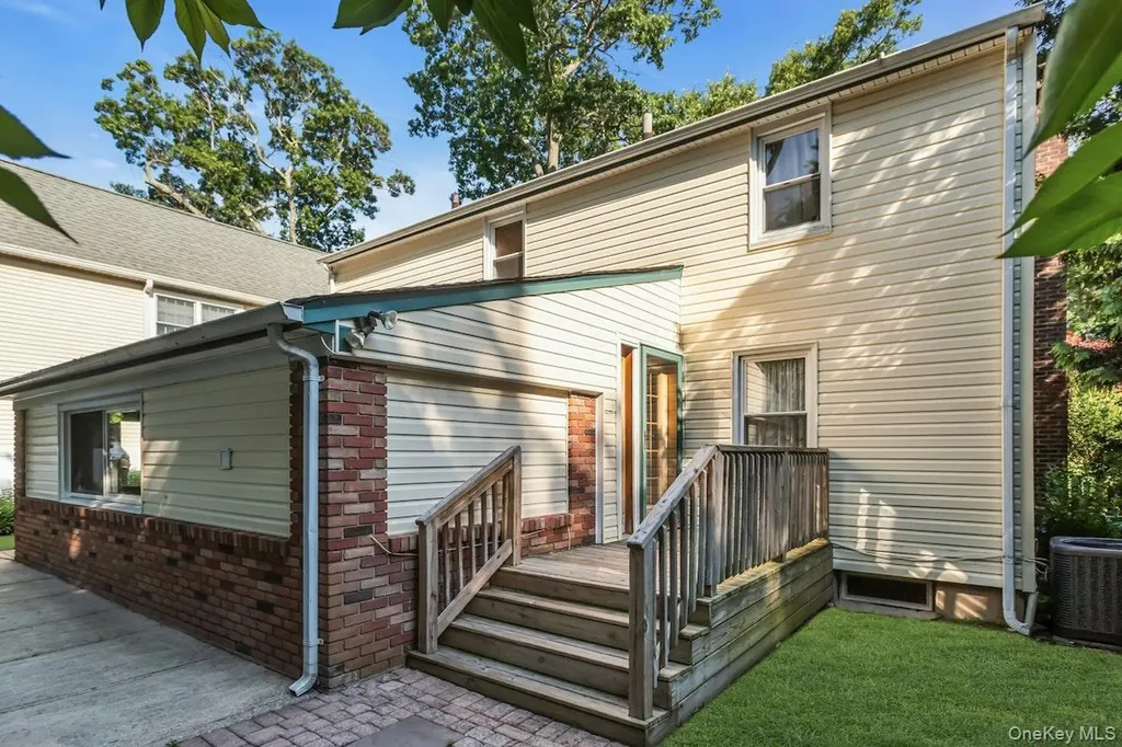181 Woodbine Avenue Merrick NY 11566