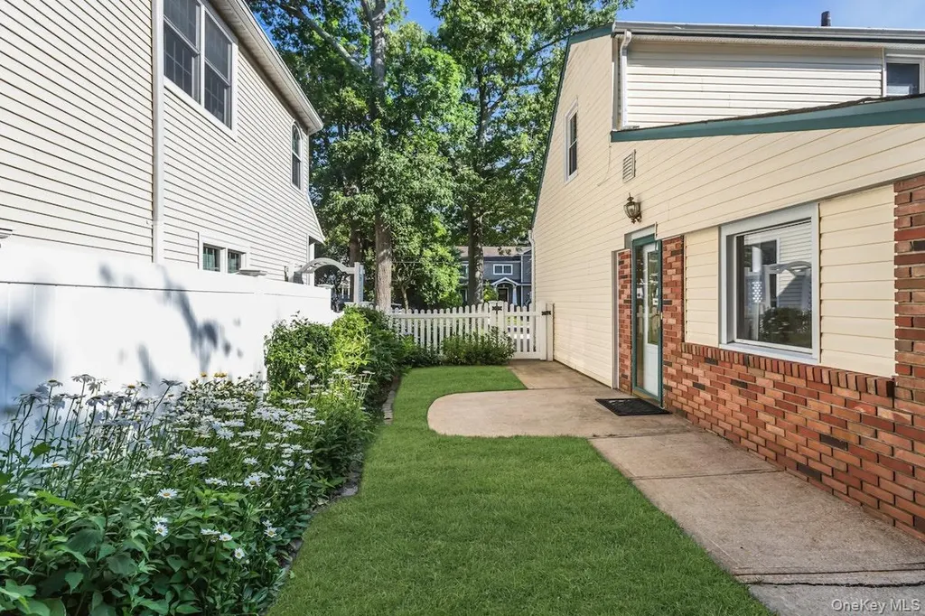 181 Woodbine Avenue Merrick NY 11566