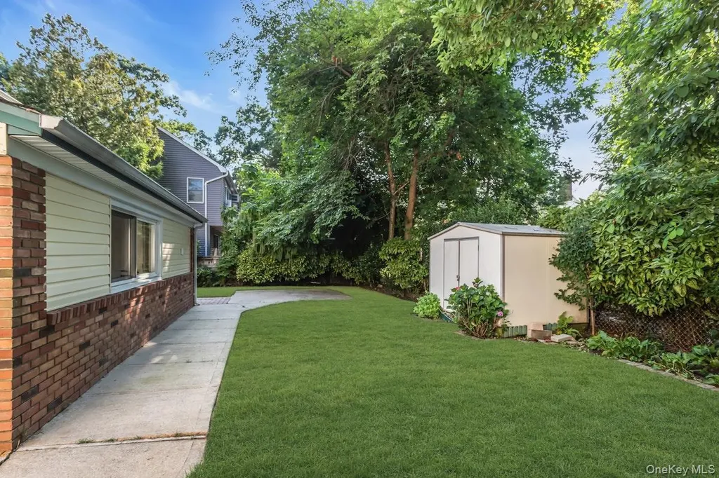 181 Woodbine Avenue Merrick NY 11566
