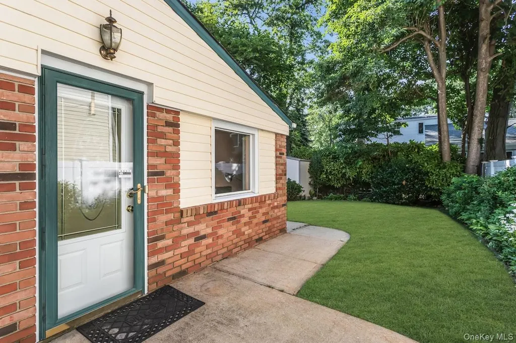 181 Woodbine Avenue Merrick NY 11566