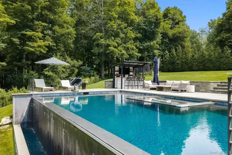 8 Seymour Place W Armonk NY 10504