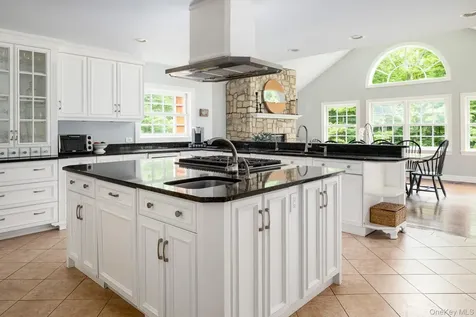8 Seymour Place W Armonk NY 10504
