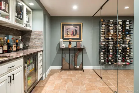 8 Seymour Place W Armonk NY 10504