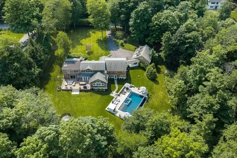 8 Seymour Place W Armonk NY 10504