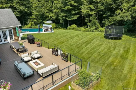 8 Seymour Place W Armonk NY 10504