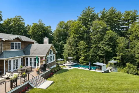 8 Seymour Place W Armonk NY 10504
