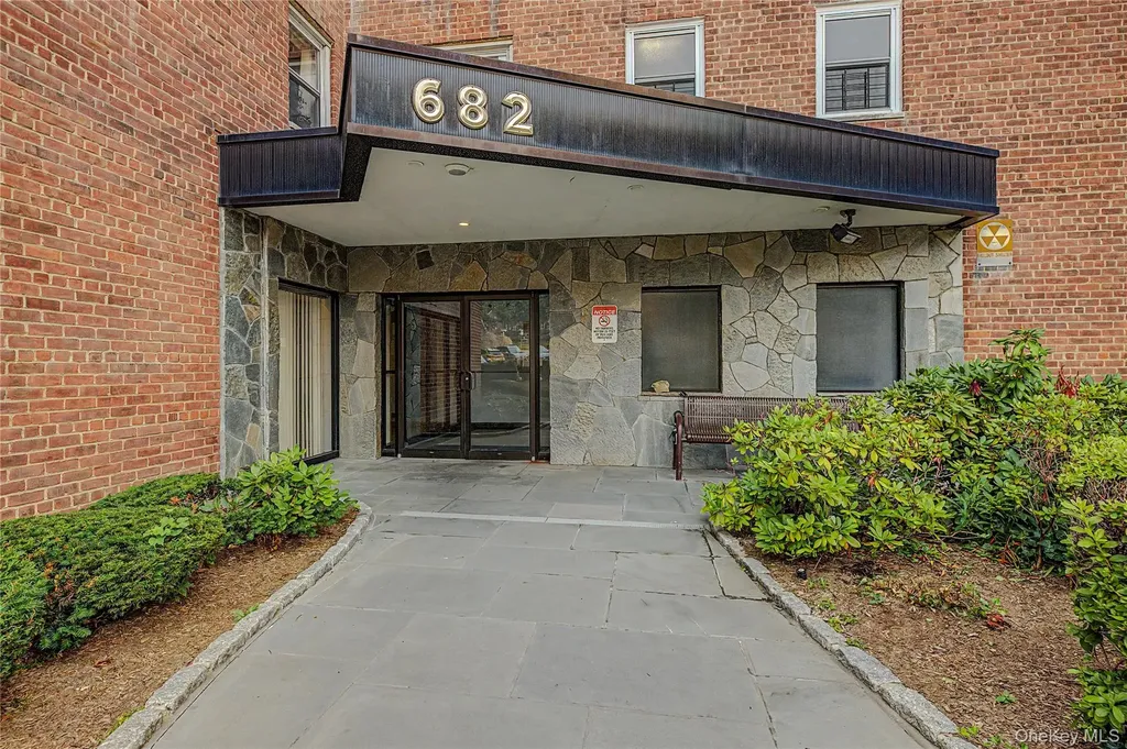 682 Tuckahoe Road Yonkers NY 10710
