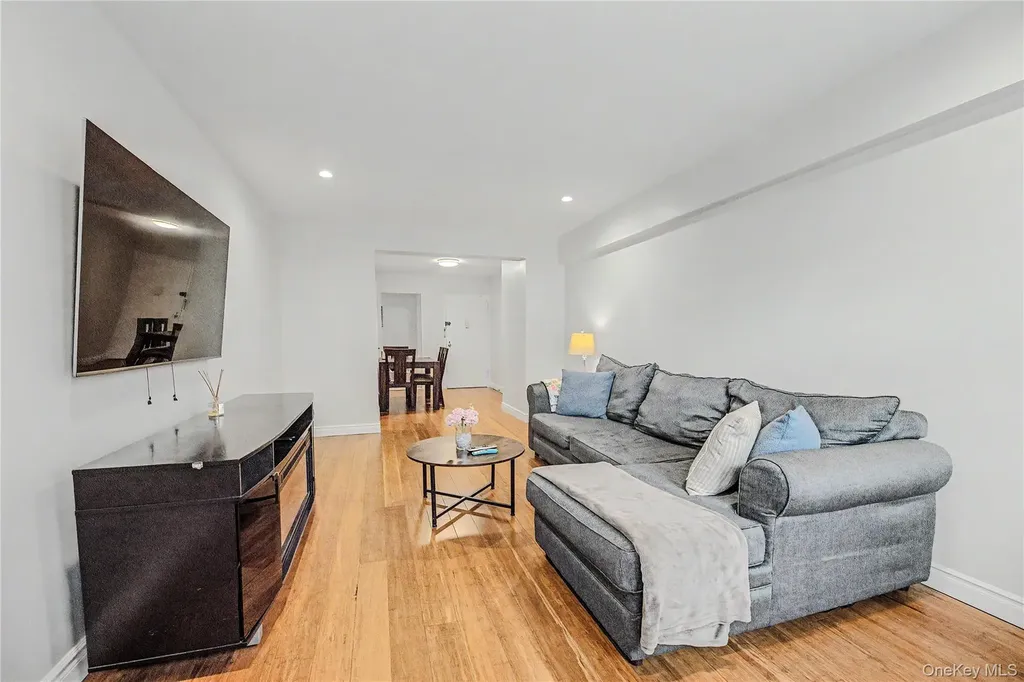 682 Tuckahoe Road Yonkers NY 10710