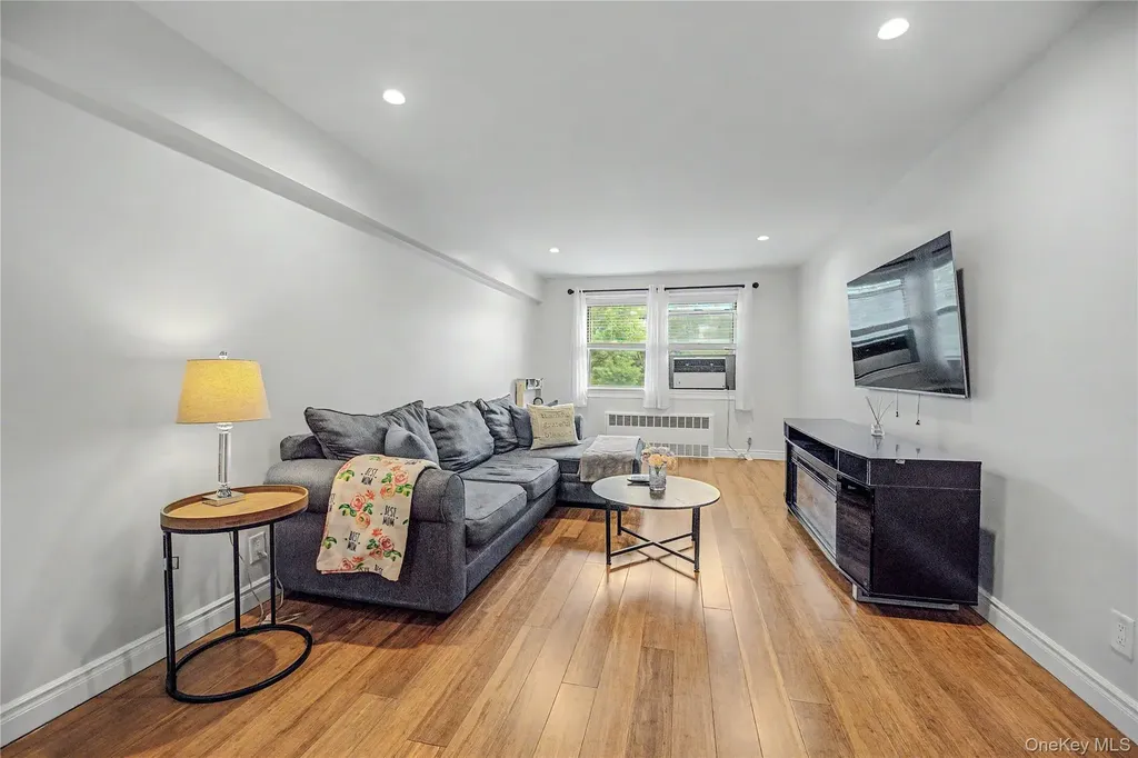 682 Tuckahoe Road Yonkers NY 10710