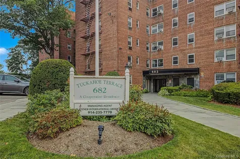 682 Tuckahoe Road Yonkers NY 10710