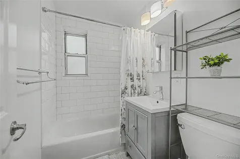 682 Tuckahoe Road Yonkers NY 10710
