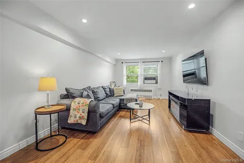 682 Tuckahoe Road Yonkers NY 10710