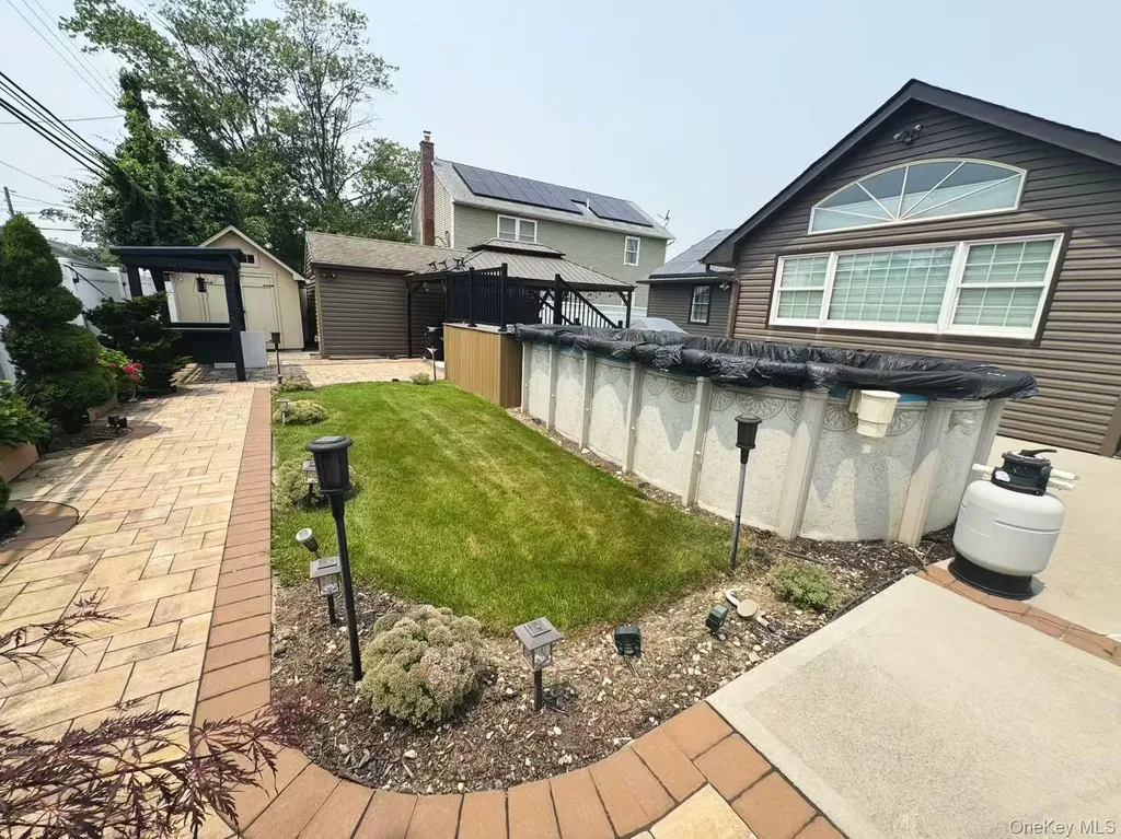 2538 1st Avenue East Meadow NY 11554