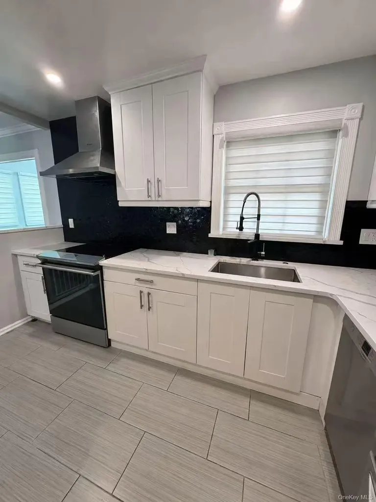 2538 1st Avenue East Meadow NY 11554