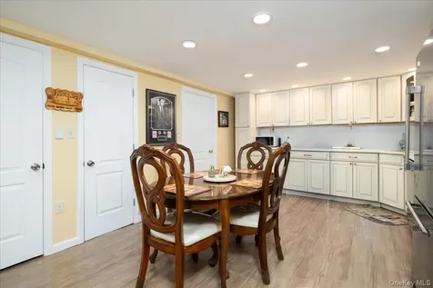 17 Joludow Drive Massapequa Park NY 11762