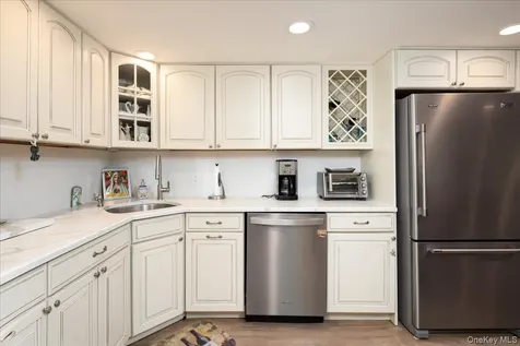 17 Joludow Drive Massapequa Park NY 11762