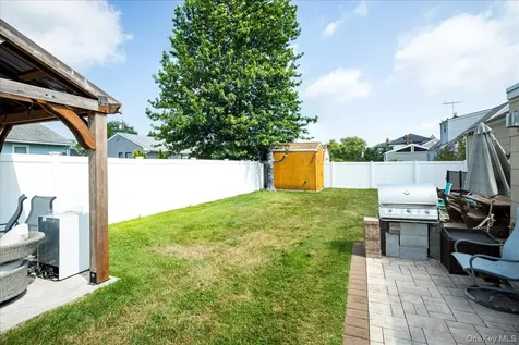 17 Joludow Drive Massapequa Park NY 11762