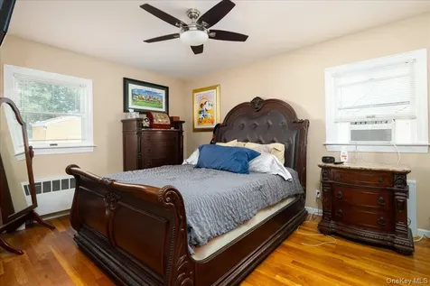 17 Joludow Drive Massapequa Park NY 11762