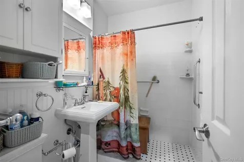 2 Overlook Road White Plains NY 10605