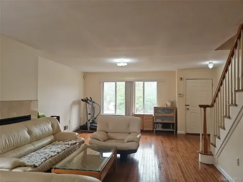 558 Eltingville Boulevard Staten Island NY 10312
