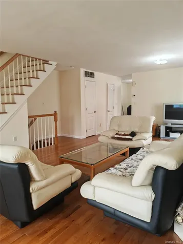 558 Eltingville Boulevard Staten Island NY 10312