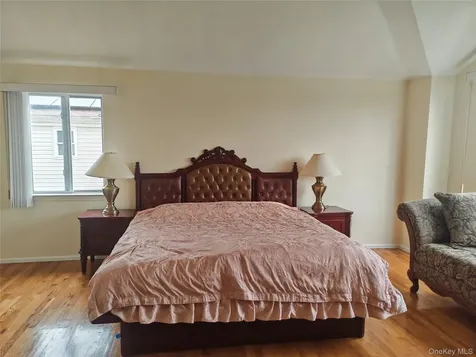 558 Eltingville Boulevard Staten Island NY 10312