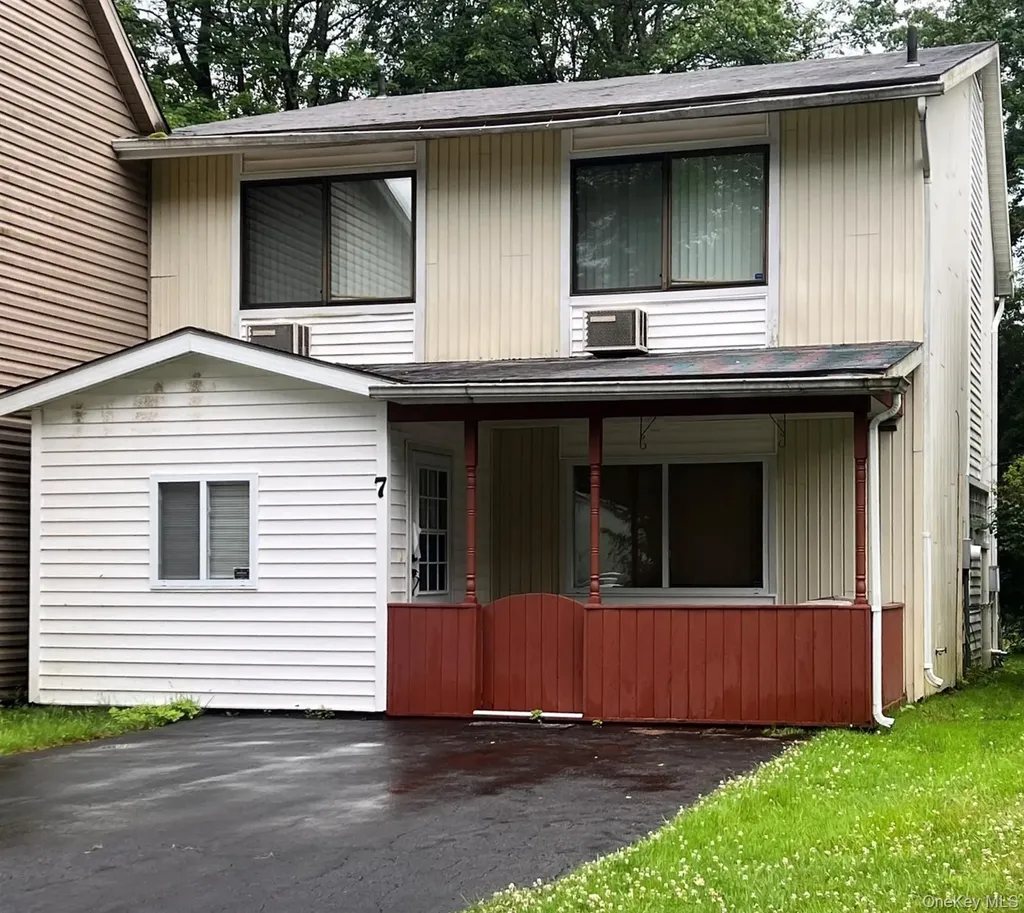 7 Elizabeth Way Kiamesha Lake NY 12751