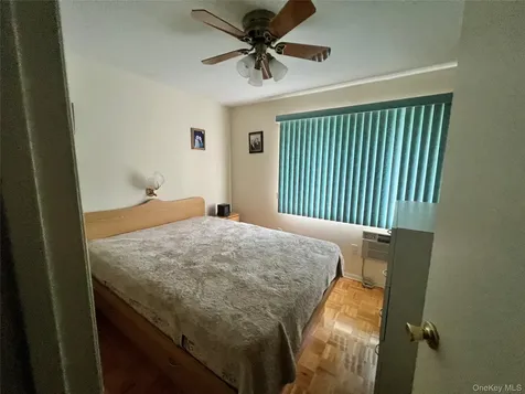 7 Elizabeth Way Kiamesha Lake NY 12751