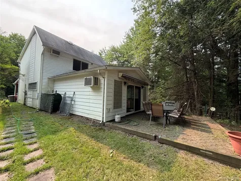 7 Elizabeth Way Kiamesha Lake NY 12751
