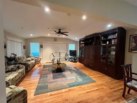 7 Elizabeth Way Kiamesha Lake NY 12751