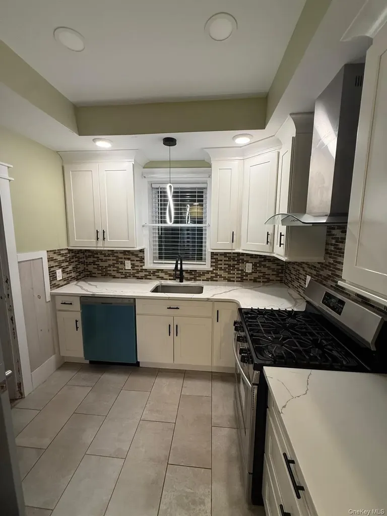 149 W Kingsbridge Road Mount Vernon NY 10550