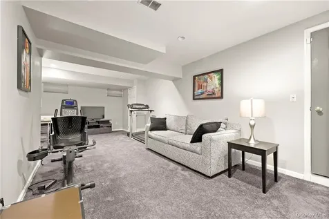 15 Wimbledon Court White Plains NY 10607