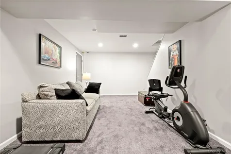 15 Wimbledon Court White Plains NY 10607