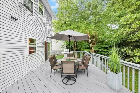 15 Wimbledon Court White Plains NY 10607