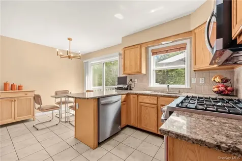 15 Wimbledon Court White Plains NY 10607