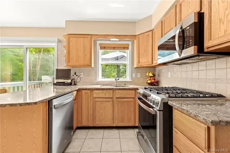 15 Wimbledon Court White Plains NY 10607