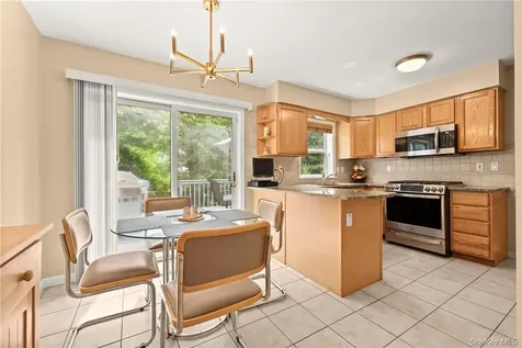 15 Wimbledon Court White Plains NY 10607