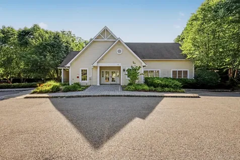 49 Miller Circle Armonk NY 10504