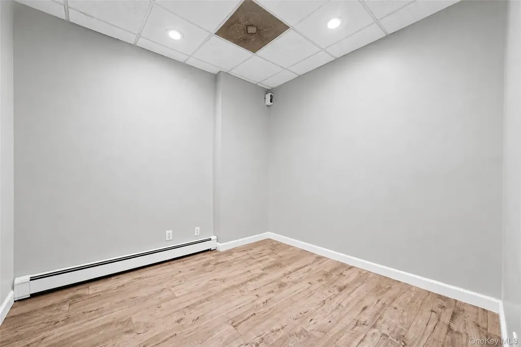285 Broadway Bethpage NY 11714