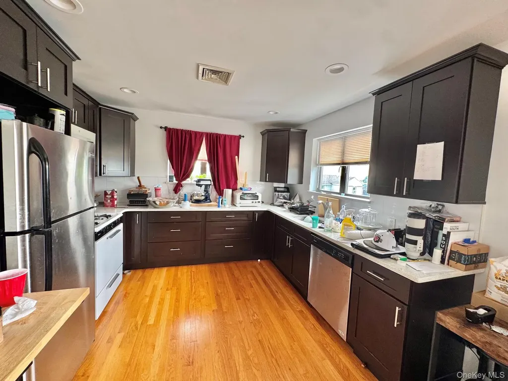 19 Suffolk Street Freeport NY 11520