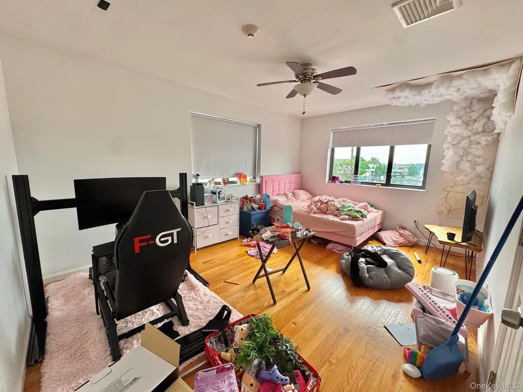 19 Suffolk Street Freeport NY 11520