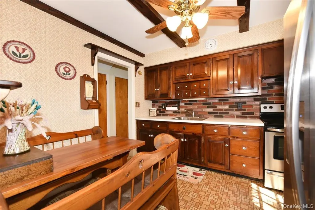145 Benedict Avenue Valley Stream NY 11580